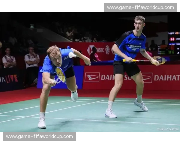 网球羽毛球：挥拍之间的热爱与生活